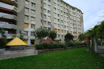 Street view of Lancy, the area around Restaurant de l'Auberge de Confignon
