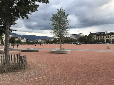 Street view of Plainpalais, the area around L'Aubépine Café