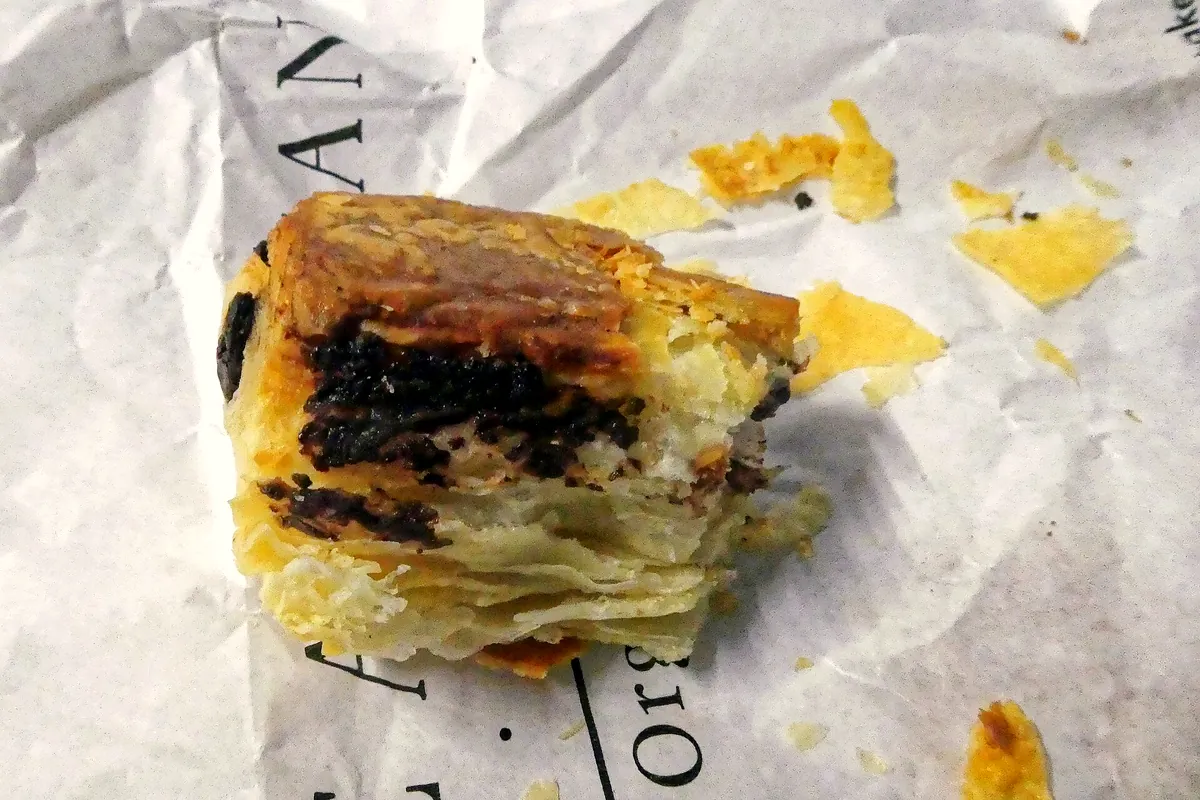 Symbolbild: pain au chocolat (nicht aufgenommen bei Boreal Coffee Shop Eaux Vives)
