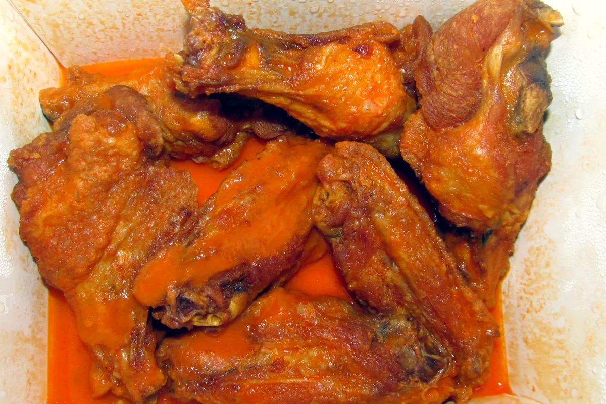 Symbolbild: chicken wings (nicht aufgenommen bei Chez Ma Cousine Petit Saconnex)