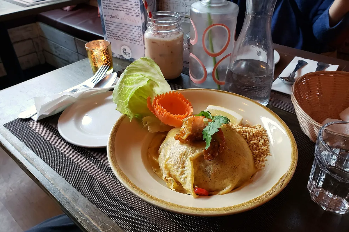 Symbolbild: pad thai (nicht aufgenommen bei Jame's Pub)