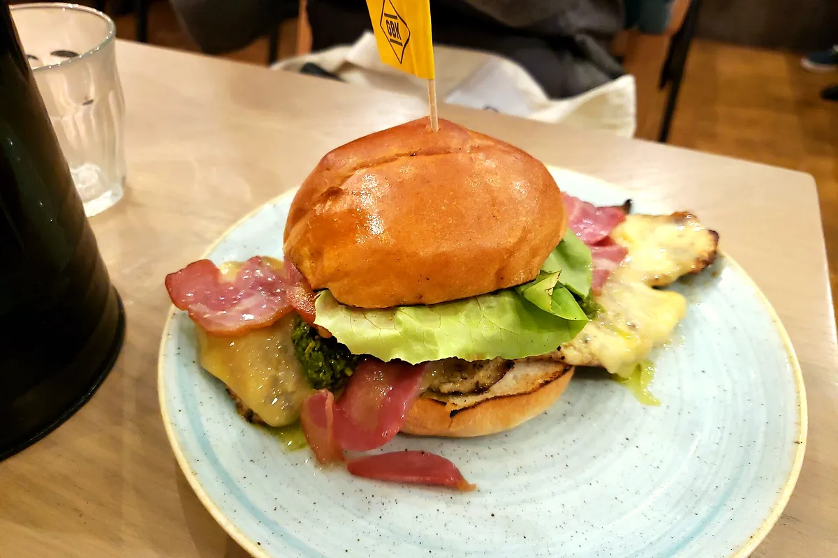 Symbolbild: gourmet burger (nicht aufgenommen bei Montreux Jazz Cafe)