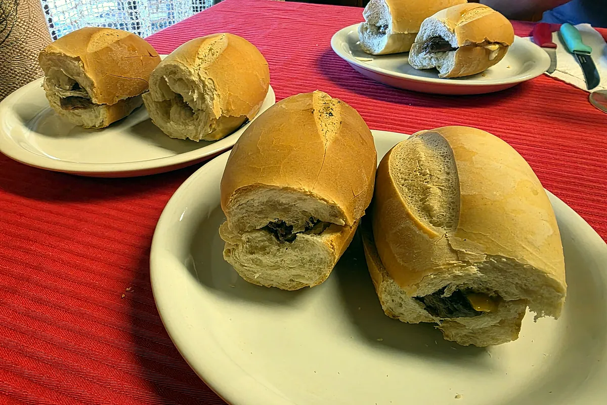 Symbolbild: choripán (nicht aufgenommen bei Nonna Mary Plainpalais)
